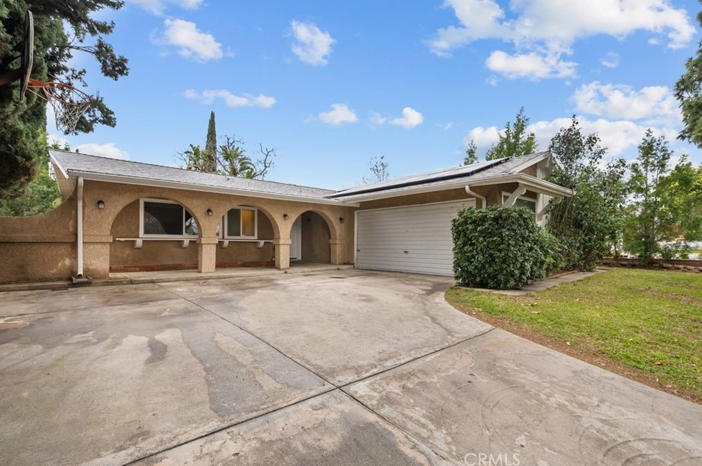 2259 Sequoia Ave, Simi Valley, CA 93063-2705