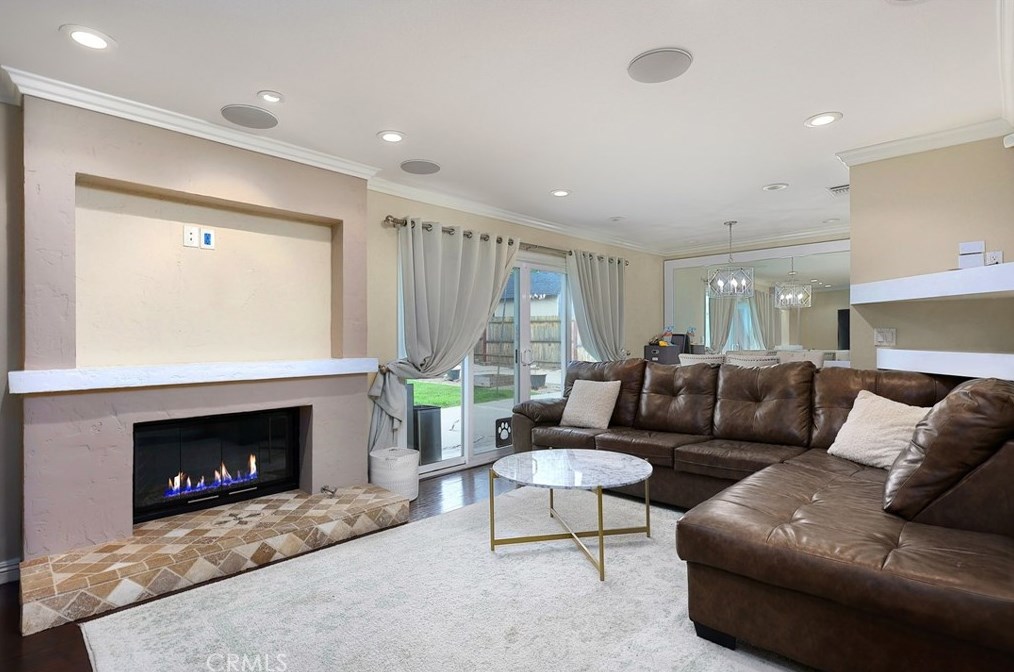 624 Calle Tulipan, Thousand Oaks CA  91360-4747 exterior