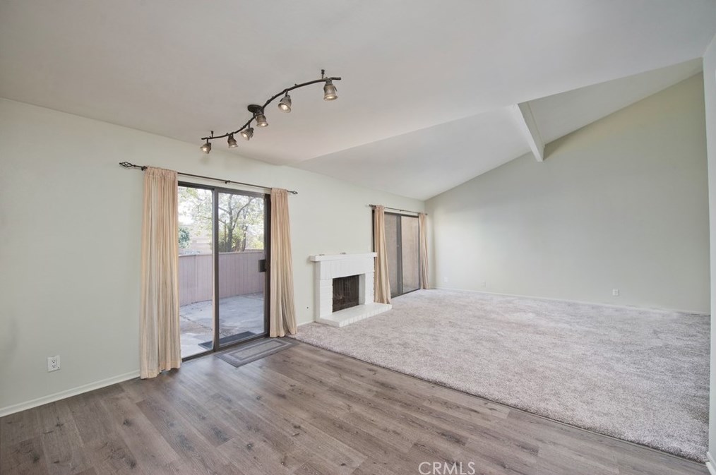 10055  Topanga Canyon Blvd #5, Chatsworth, CA 91311