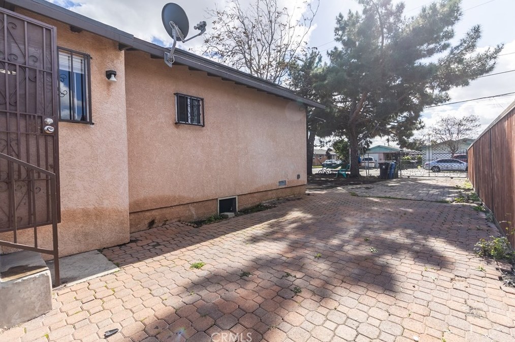 10419 Lou Dillon Ave, Los Angeles CA  90002-3751 exterior