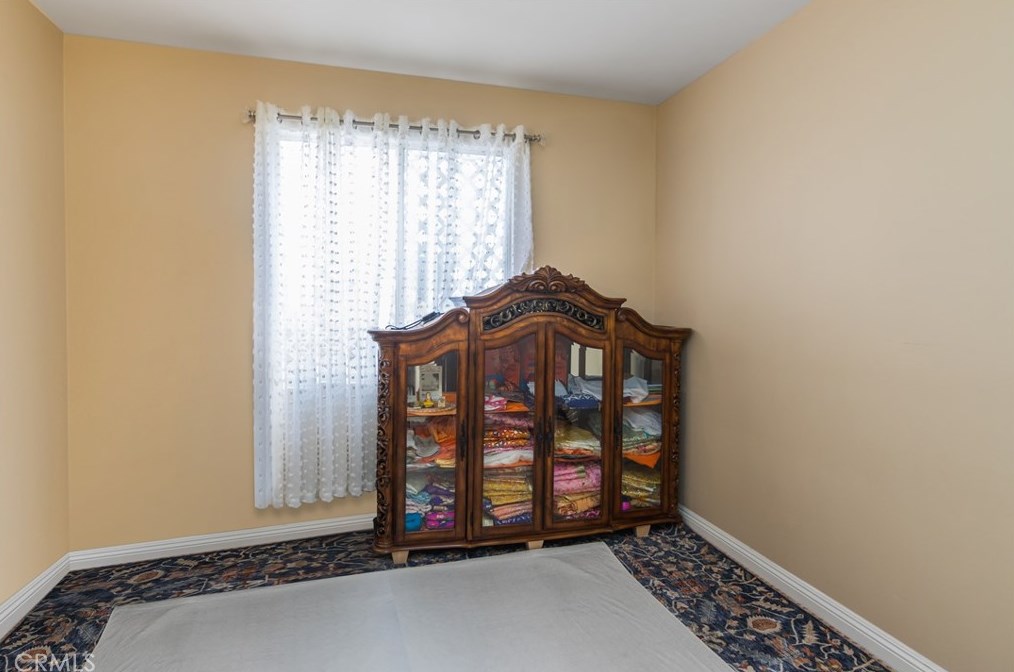 18027 Valerio St, Los Angeles CA  91335-3251 exterior