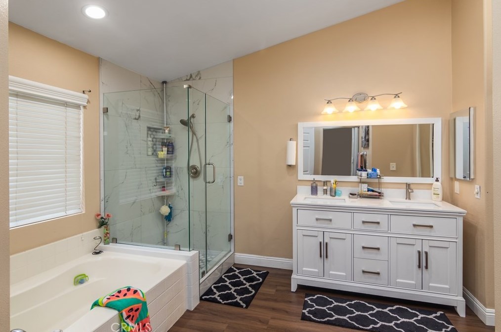 18027 Valerio St, Los Angeles CA  91335-3251 exterior