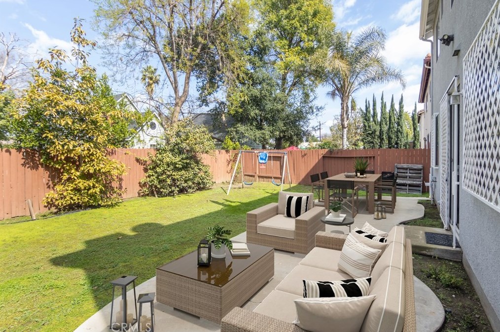 18027 Valerio St, Los Angeles CA  91335-3251 exterior