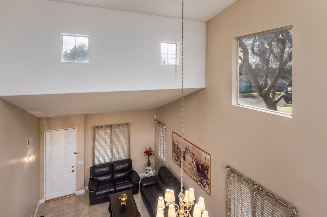 18027 Valerio St, Los Angeles CA  91335-3251 exterior