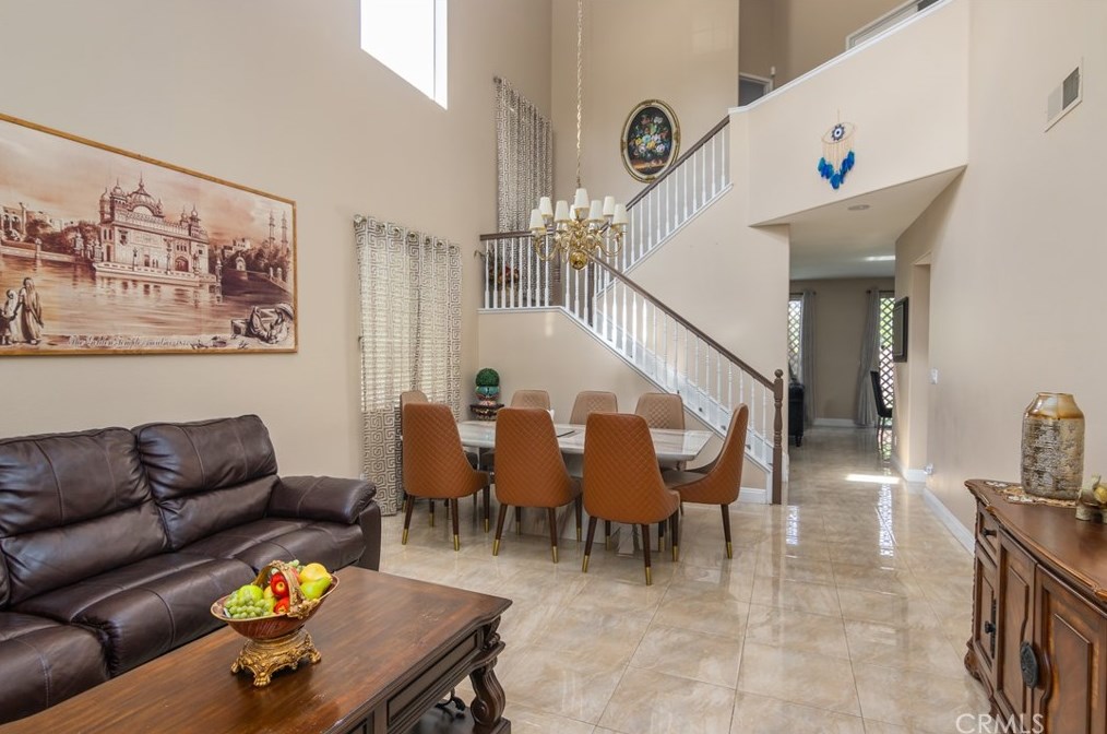 18027 Valerio St, Los Angeles CA  91335-3251 exterior