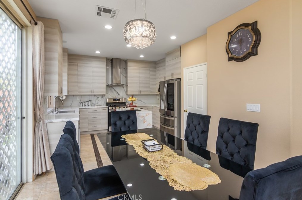 18027 Valerio St, Los Angeles CA  91335-3251 exterior