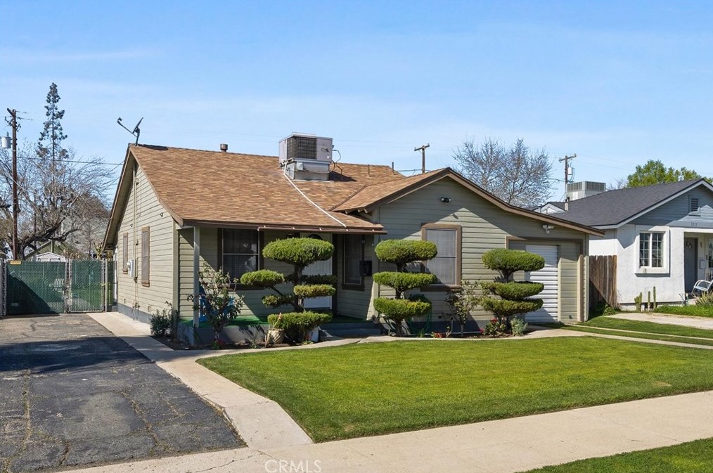 1511 Haldon St, Bakersfield, CA 93308-2402