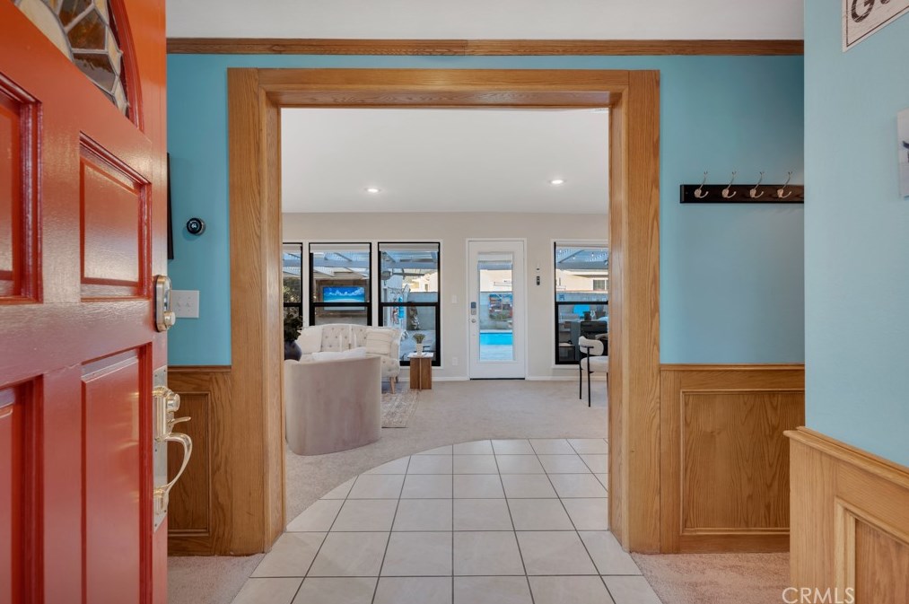 15851 Blackhawk St, San Fernando CA  91344-7102 exterior