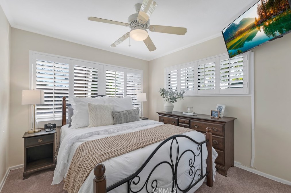 15851 Blackhawk St, San Fernando CA  91344-7102 exterior