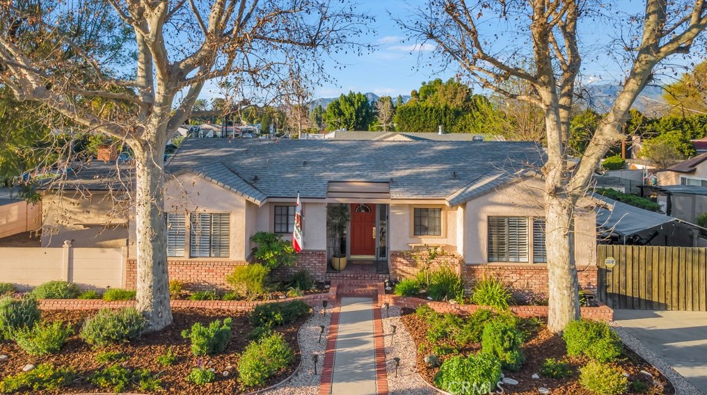 15851 Blackhawk St, San Fernando CA  91344-7102 exterior