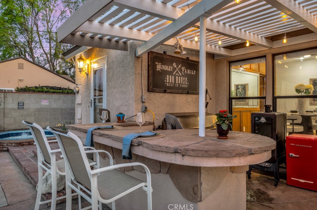 15851 Blackhawk St, San Fernando CA  91344-7102 exterior