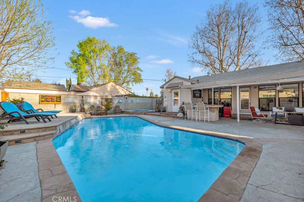 15851 Blackhawk St, San Fernando CA  91344-7102 exterior