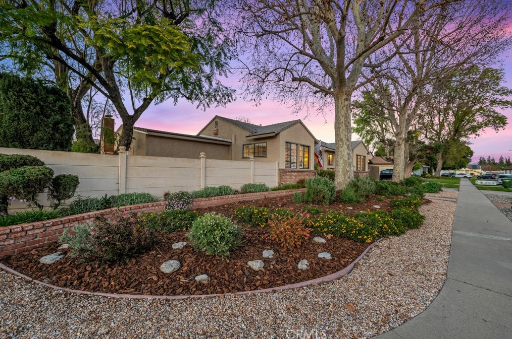 15851 Blackhawk St, San Fernando, CA 91344