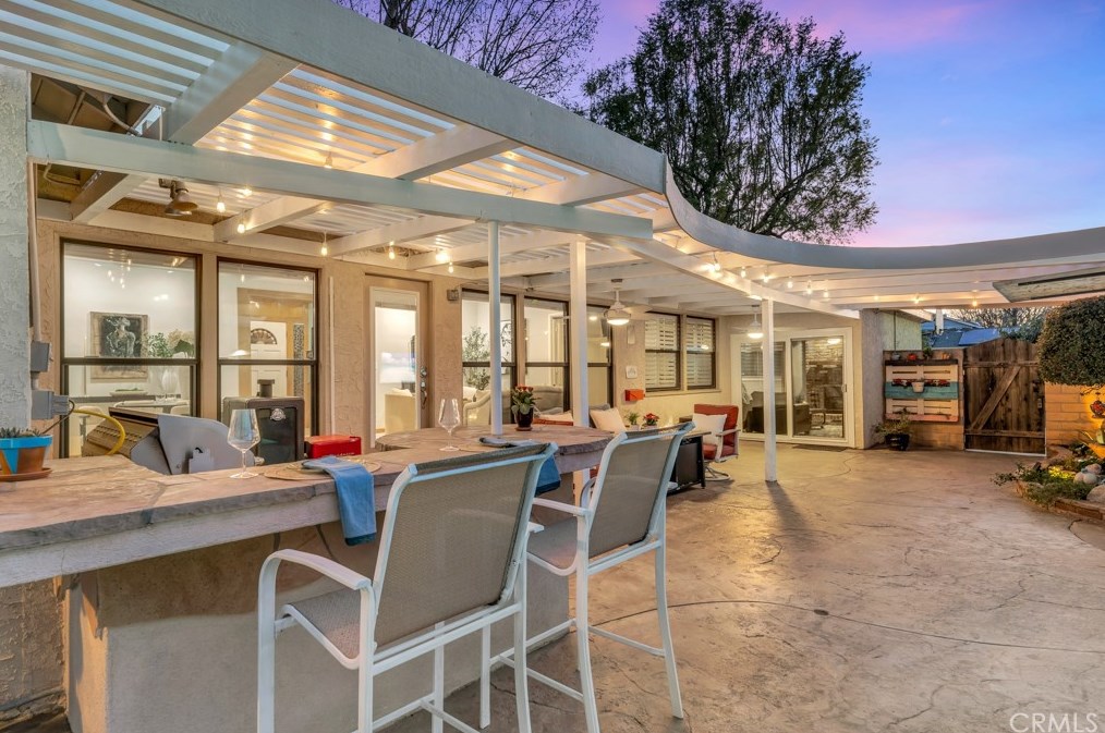 15851 Blackhawk St, San Fernando CA  91344-7102 exterior