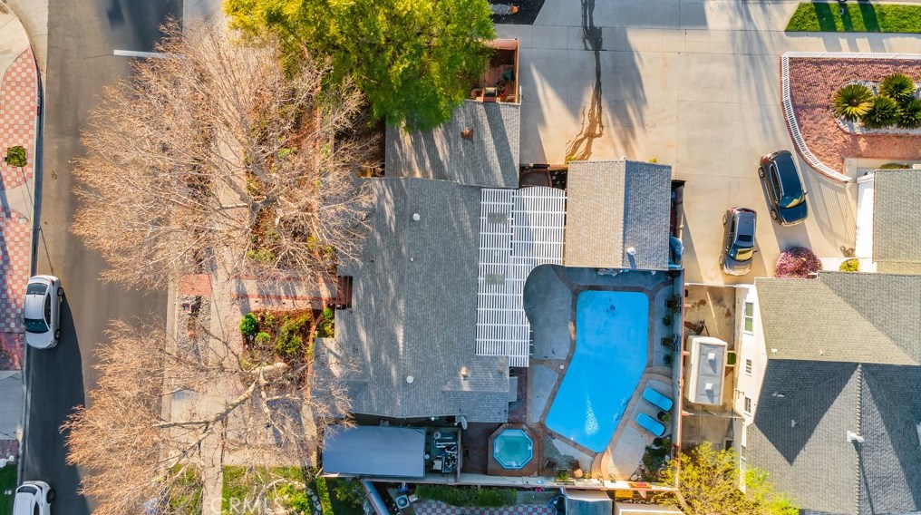 15851 Blackhawk St, San Fernando CA  91344-7102 exterior