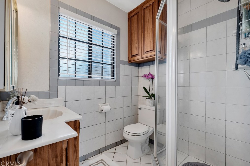 15851 Blackhawk St, San Fernando CA  91344-7102 exterior