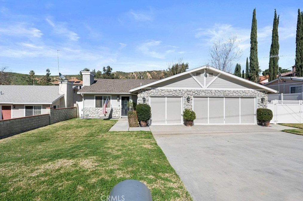 29627 Hunstock St, Santa Clarita, CA 91384