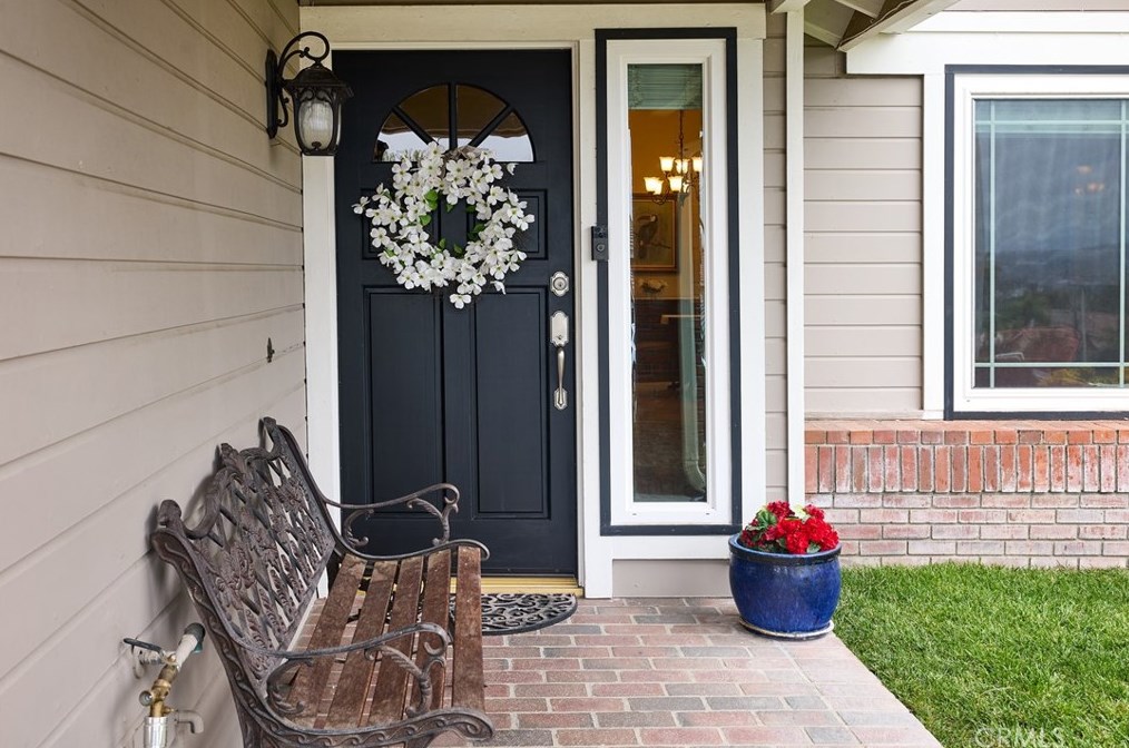 17716 Hillsboro Pl, Santa Clarita, CA 91387