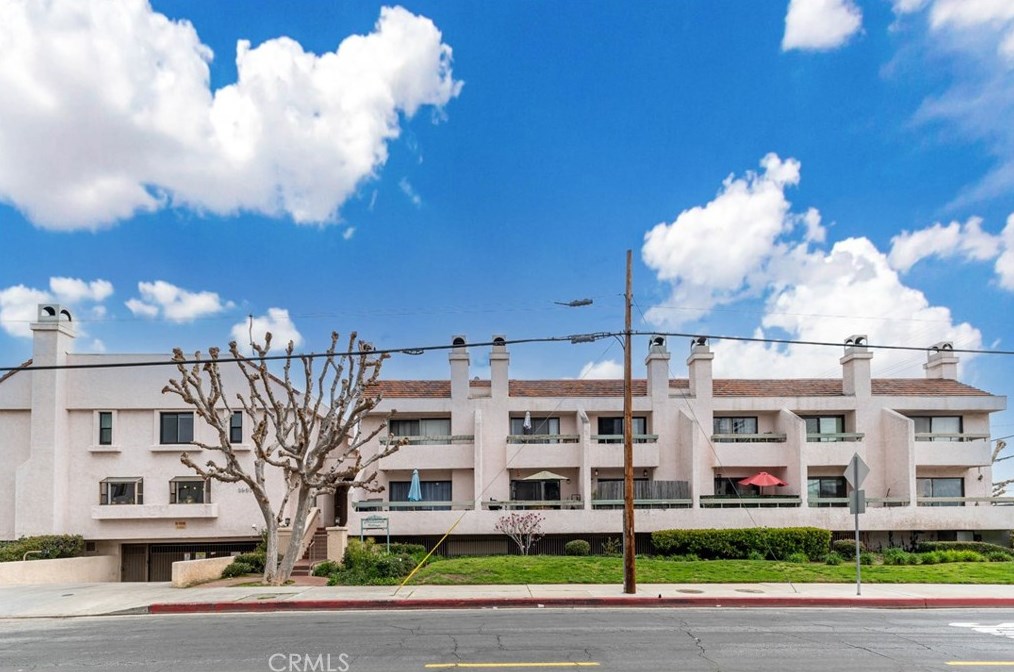 9906 Owensmouth Ave #37, Chatsworth, CA 91311