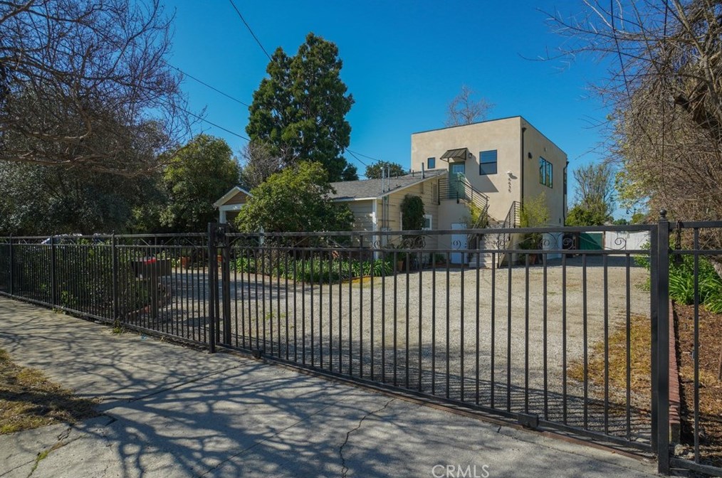 6635 Gloria Ave, Van Nuys, CA 91406