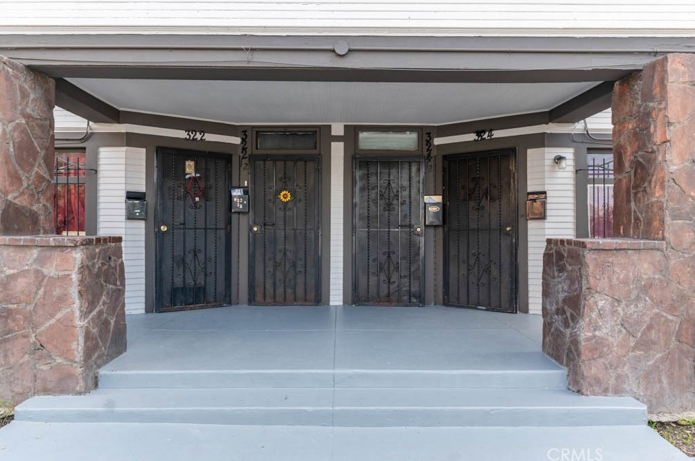 322 52nd St, Los Angeles CA  90011-4513 exterior