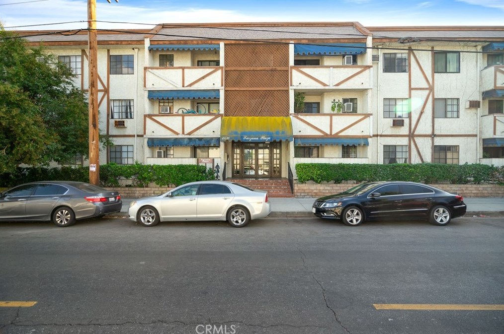 18530 Hatteras St #109, Los Angeles, CA 91356