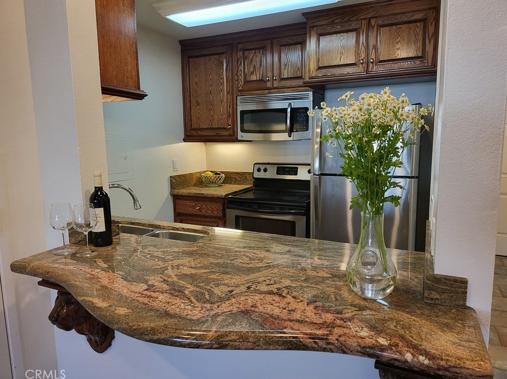 379 E Surfside Dr, Naval Base Ventura County, CA 93041