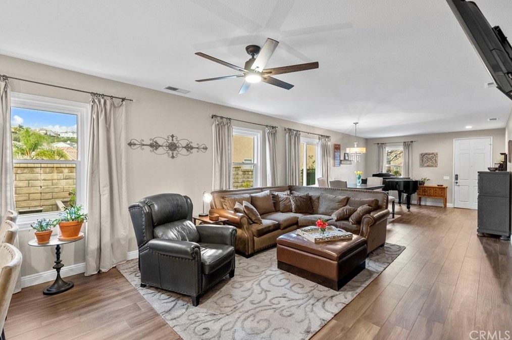 29859 Cashmere Pl, Santa Clarita CA  91384-4545 exterior