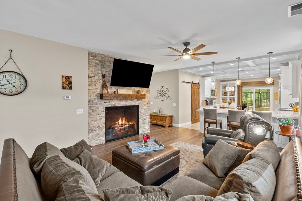 29859 Cashmere Pl, Santa Clarita CA  91384-4545 exterior