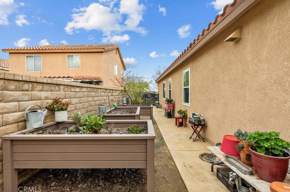 29859 Cashmere Pl, Santa Clarita CA  91384-4545 exterior