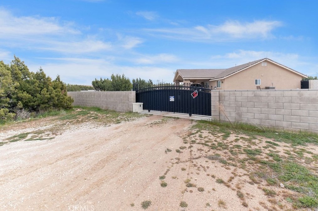 8980 Macron St, Hesperia, CA 92344