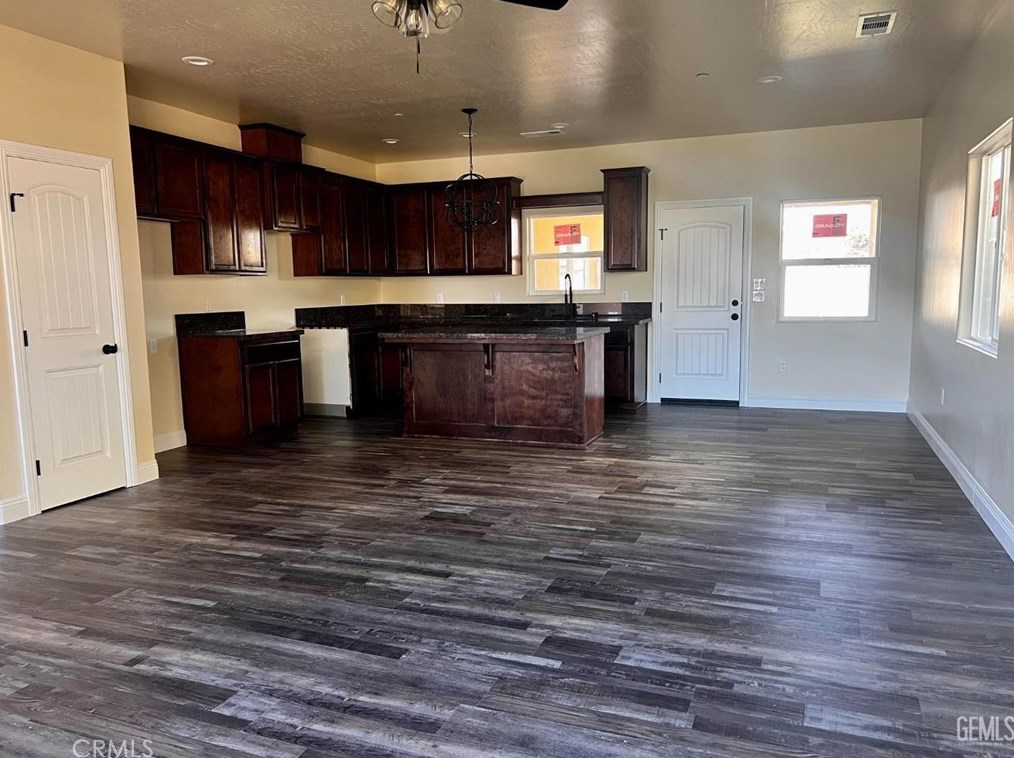 3409 Anderson St, Bakersfield, CA 93307-4547