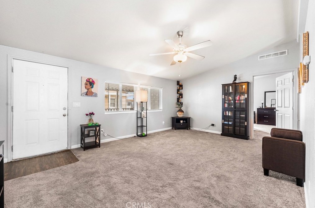 2112 Windflow Dr #67, Tropico Village, CA 93560