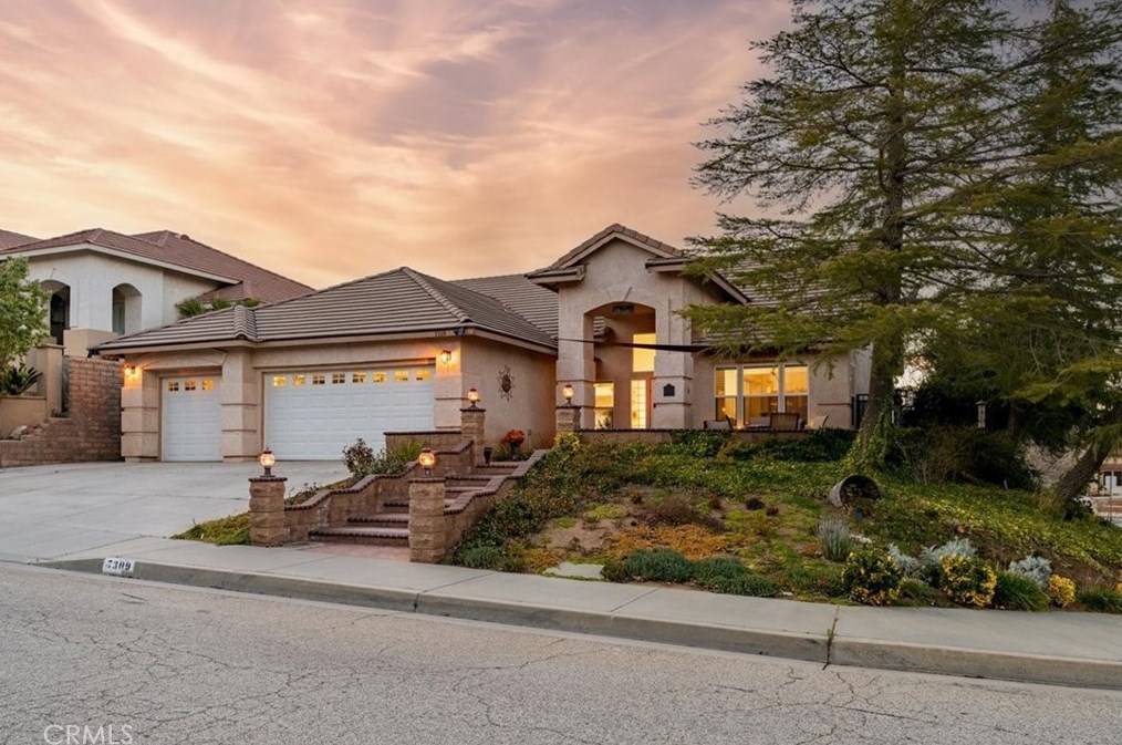 7309 Round Hill Dr, Lancaster, CA 93536