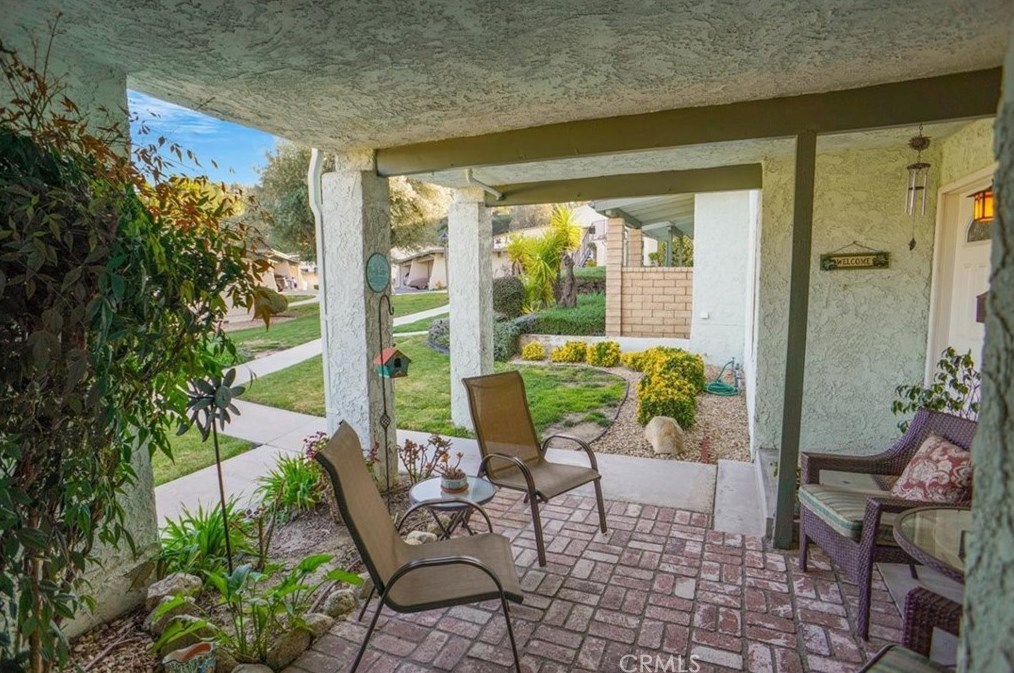 19714 Avenue Of The Oaks, Santa Clarita, CA 91321-1311