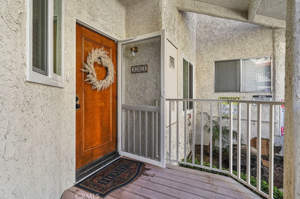 3306 Darby St #301, Simi Valley, CA 93063