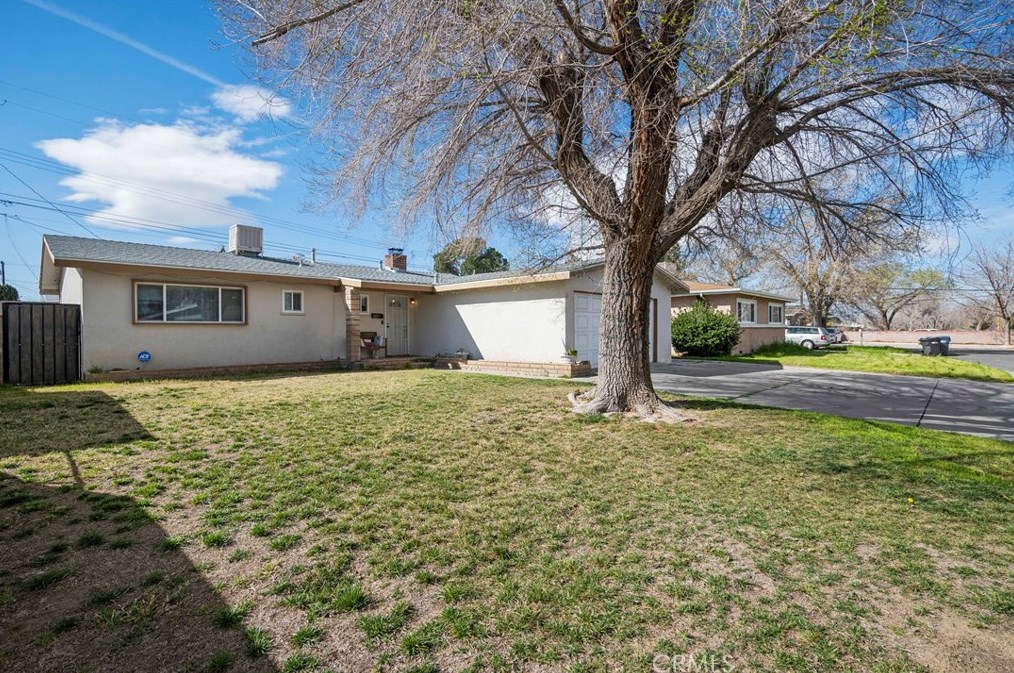 828 W Avenue J13, Lancaster, CA 93534