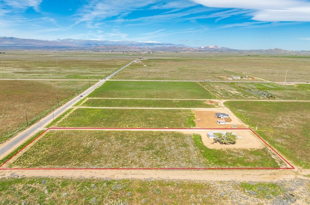 49020 70th St W, Lancaster, CA 93536