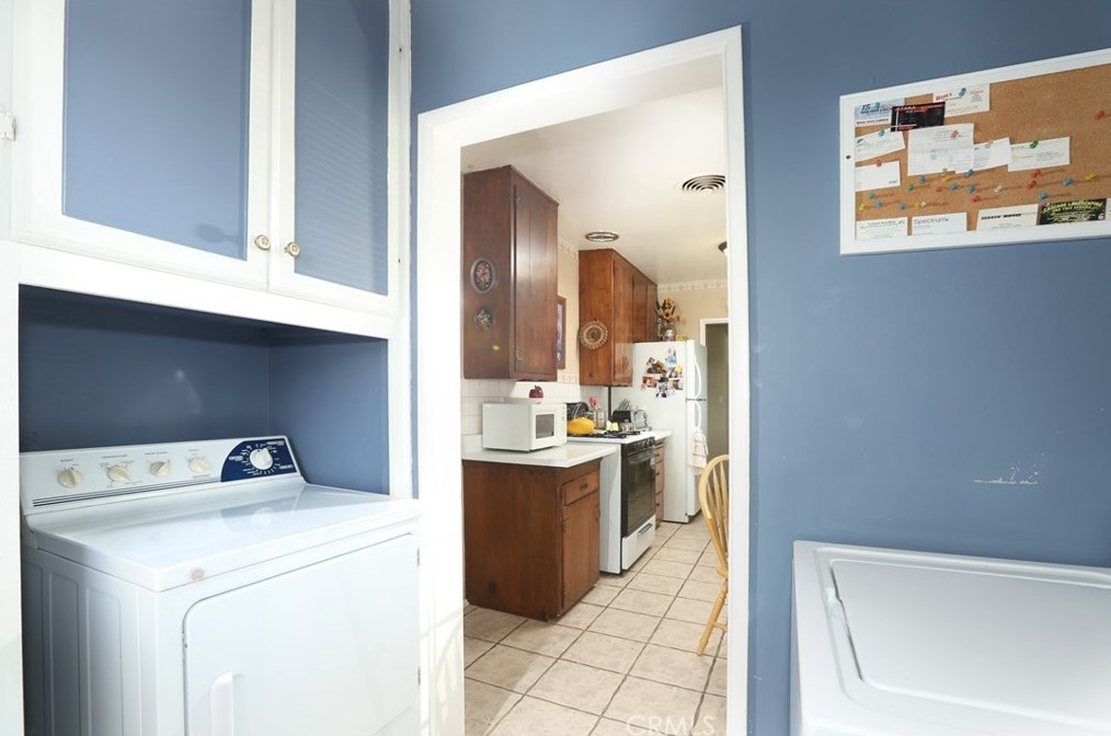 7640 Beeman Ave, North Hollywood CA  91605-2104 exterior