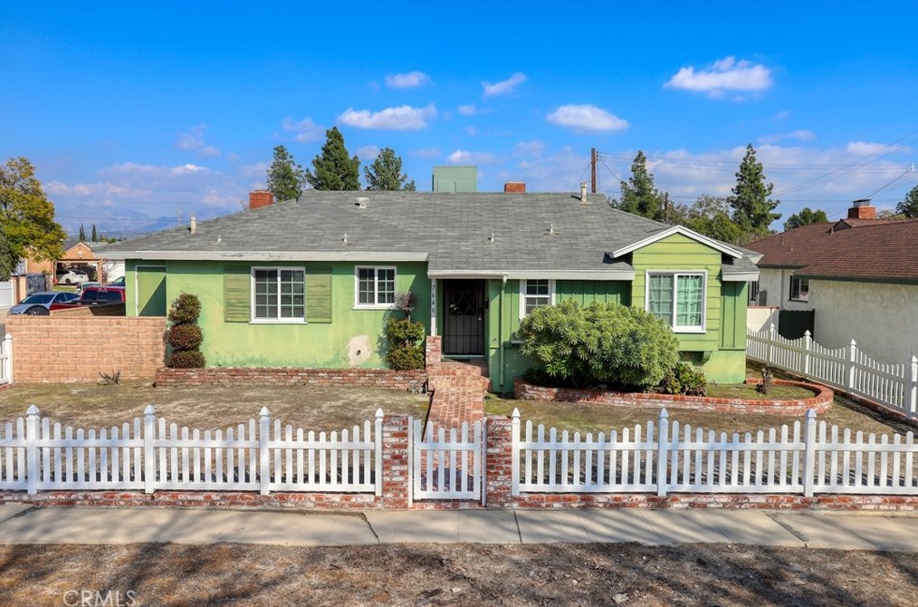 7640 Beeman Ave, North Hollywood, CA 91605-2104