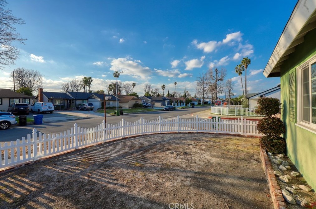 7640 Beeman Ave, North Hollywood CA  91605-2104 exterior