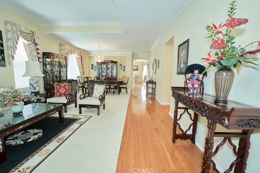 19538 Runnymede St, Los Angeles, CA 91335-2438