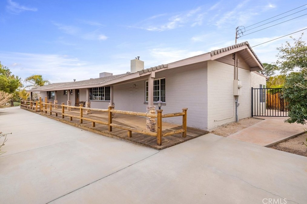 3554 Pearblossom, Palmdale, CA 93550