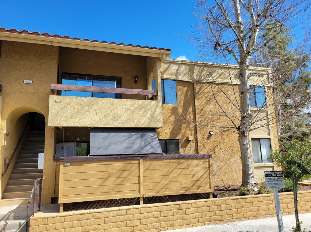 18752 Mandan St #1008, Santa Clarita, CA 91351