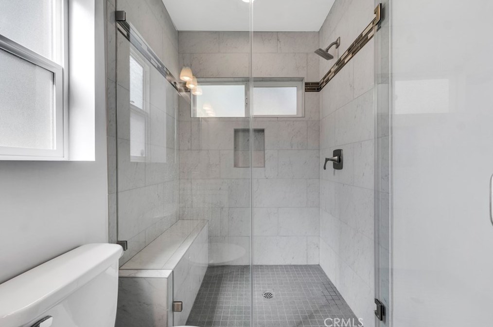 6137 Canby Ave, Los Angeles CA  91335-7007 exterior