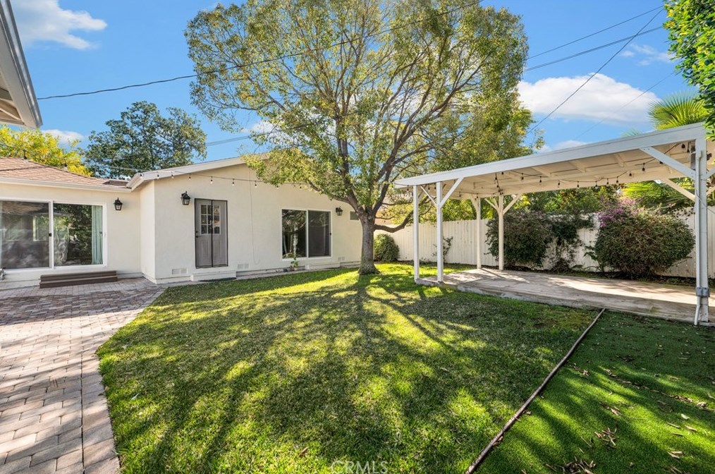 6137 Canby Ave, Los Angeles CA  91335-7007 exterior