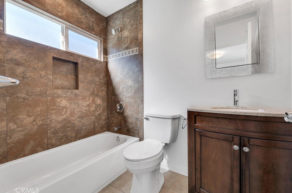 6137 Canby Ave, Los Angeles CA  91335-7007 exterior