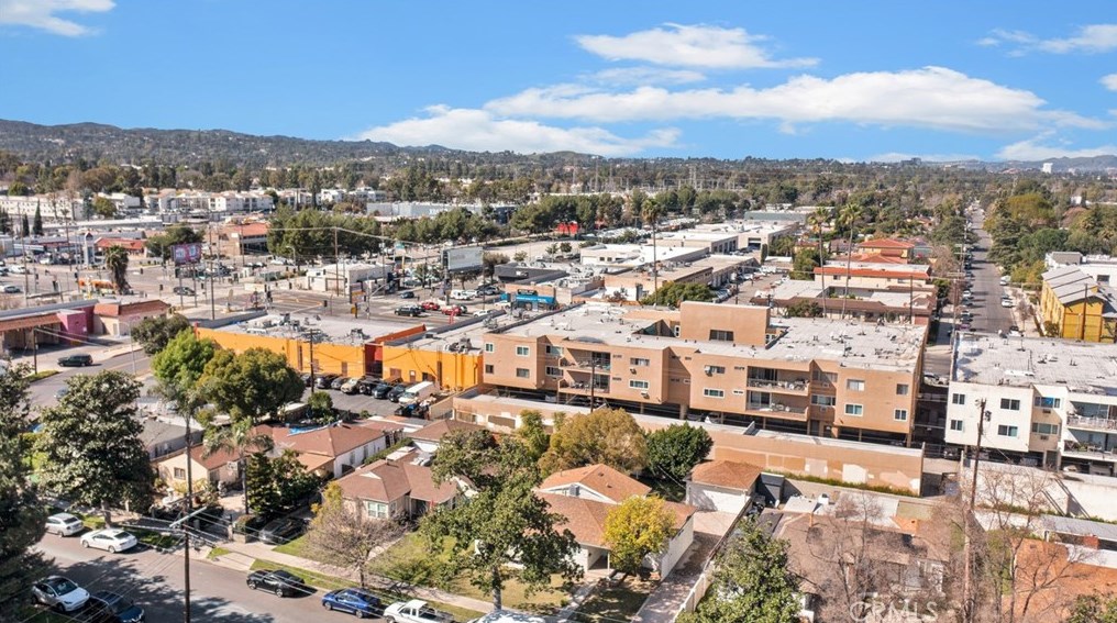 6137 Canby Ave, Los Angeles CA  91335-7007 exterior