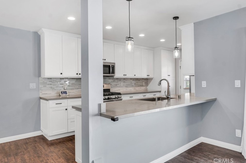 6137 Canby Ave, Los Angeles CA  91335-7007 exterior