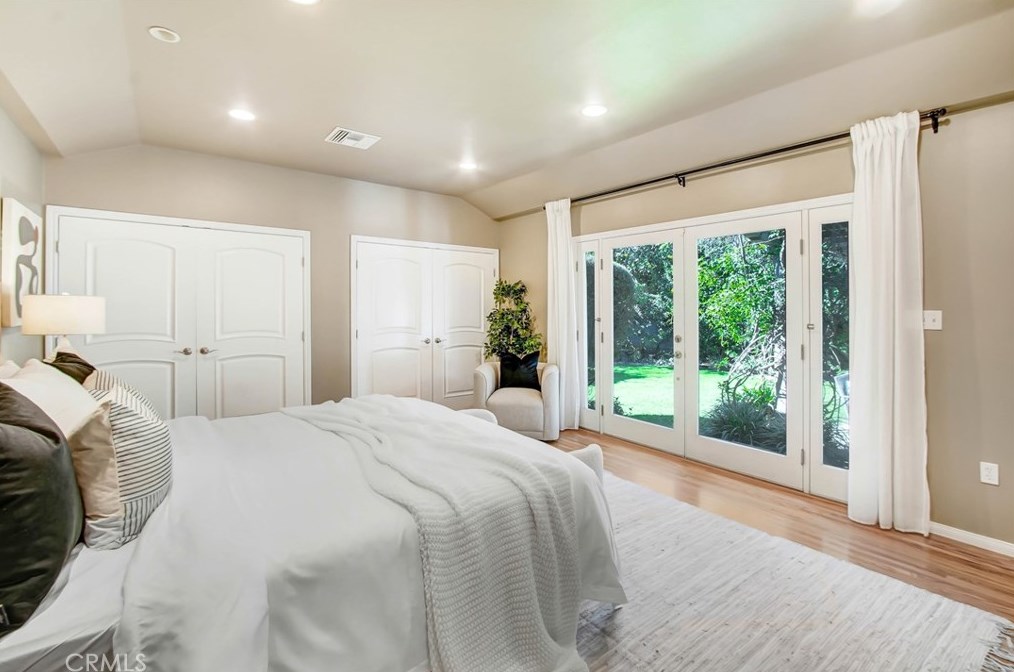 12712 Tiara St, North Hollywood CA  91607-1025 exterior